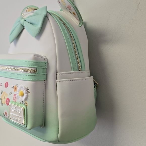 Loungefly Disney Minnie Mouse Pressed Flower Bow Backpack Green White main image 6